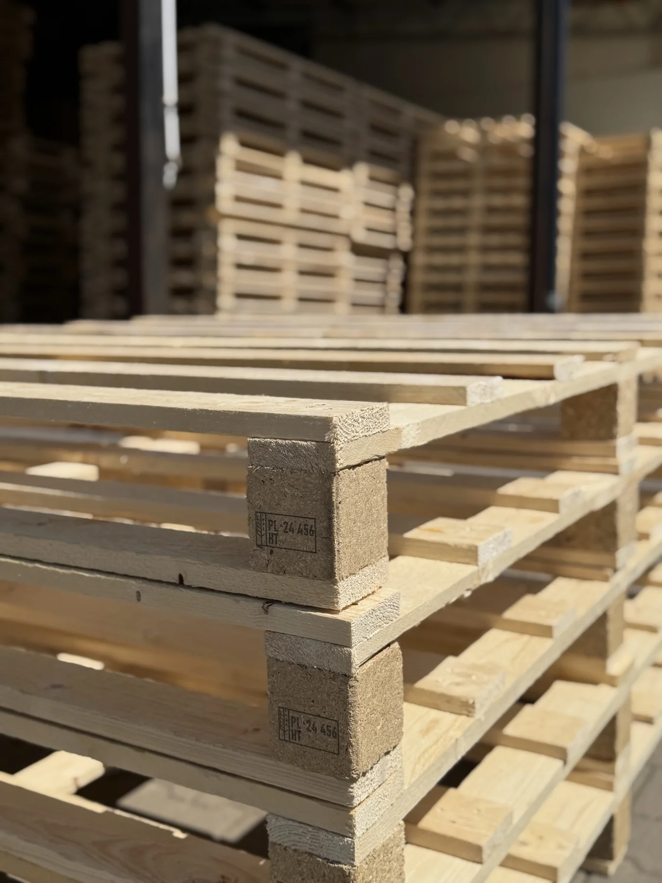 Pallets bearing IPPC markings after HT treatment