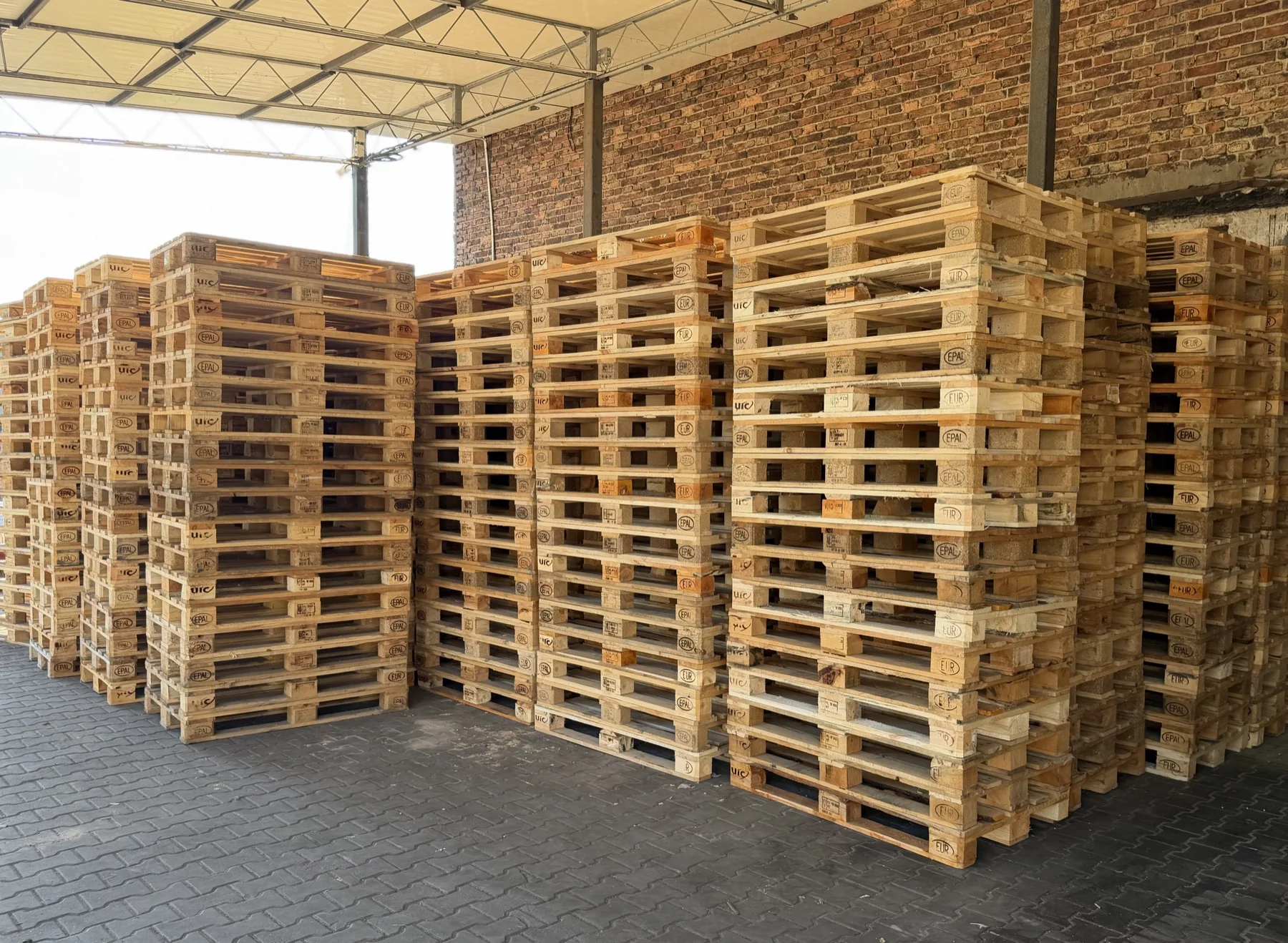 Pallets po sortowaniu przygotowane do dalszego obiegu