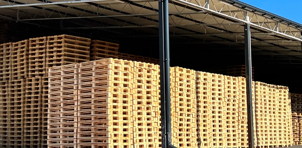 Large pallet stock at HGV